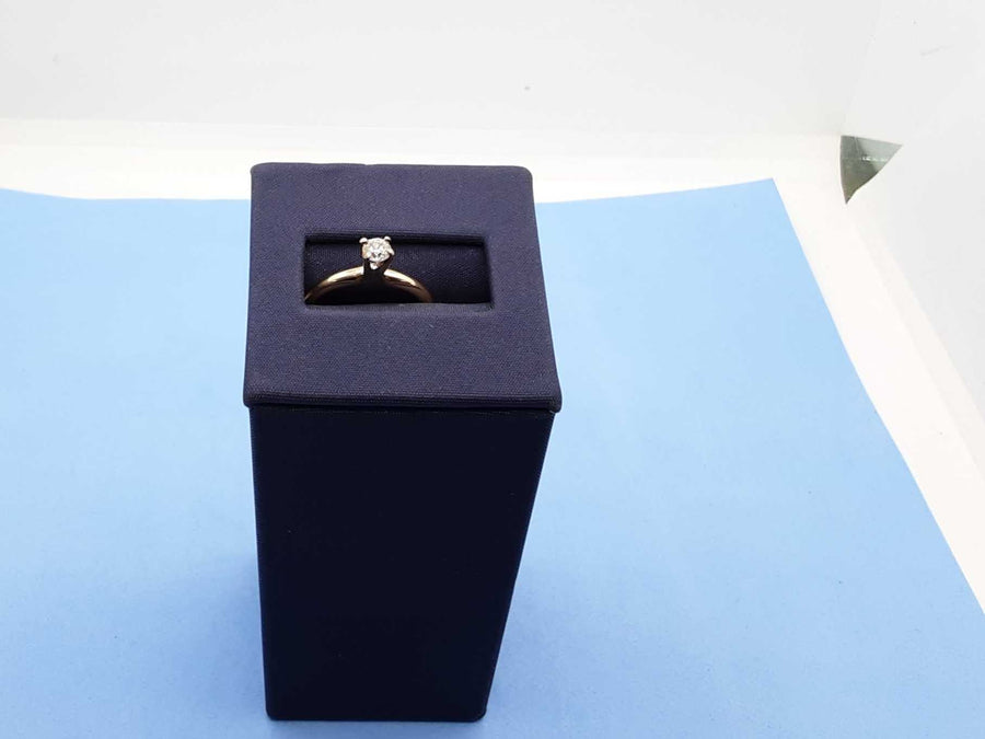 Women's Ring - Solitaire - Yellow Gold 14k (.585) 2.1 grams Size 7