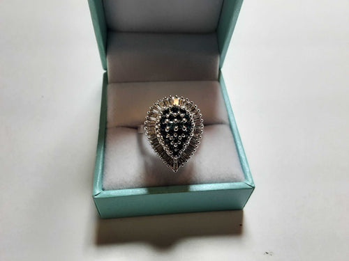 Women's Ring - White Gold 10k (.417) 6.6 grams Size 7.5
