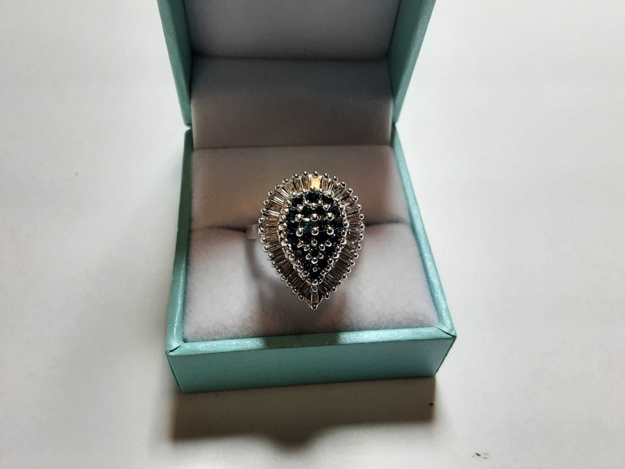 Women's Ring - White Gold 10k (.417) 6.6 grams Size 7.5