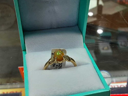Women's Ring - Yellow Gold 10k (.417) 2.9 grams Size 6.5