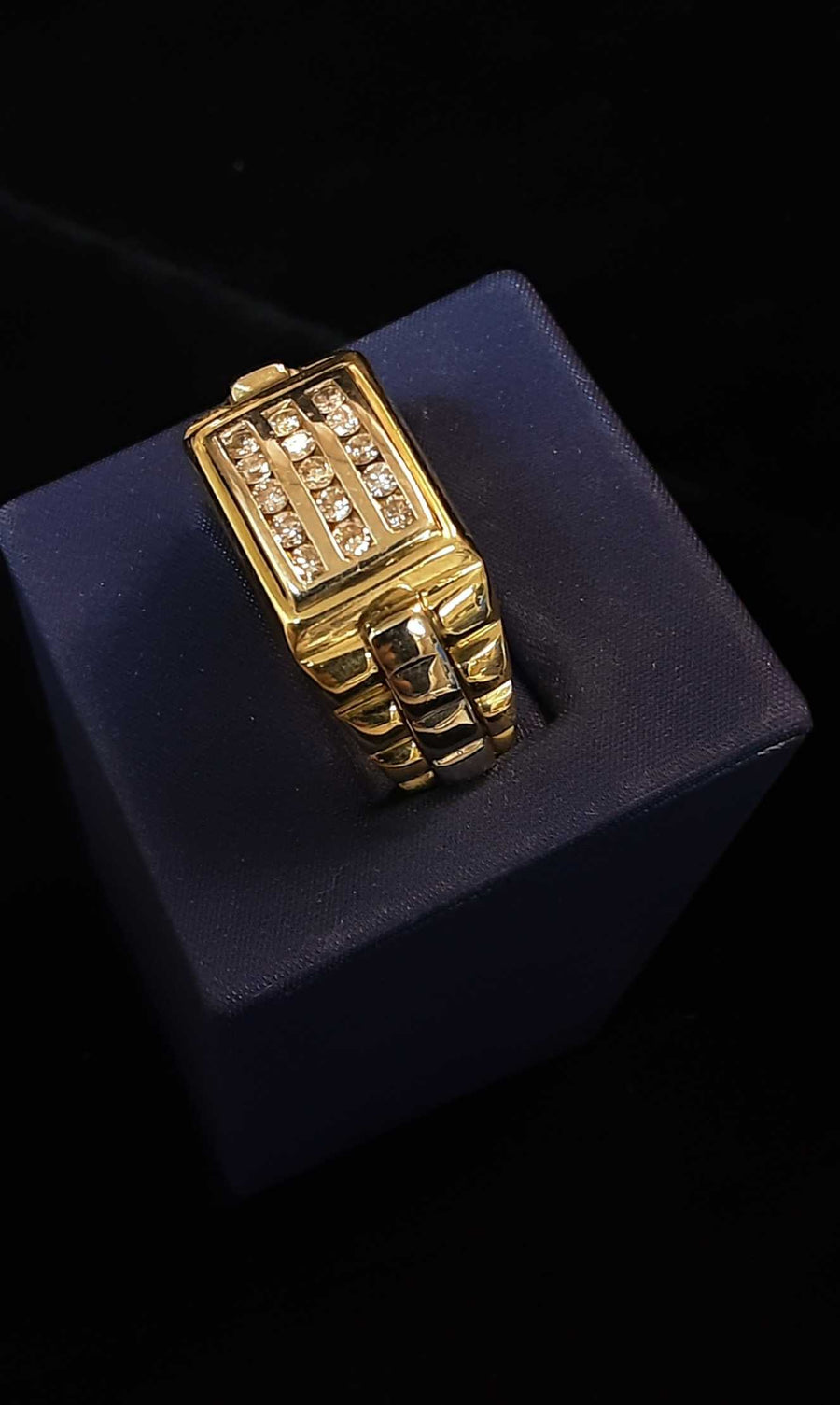 Men's Ring - Yellow Gold 14k (.585) 17 grams Size 8