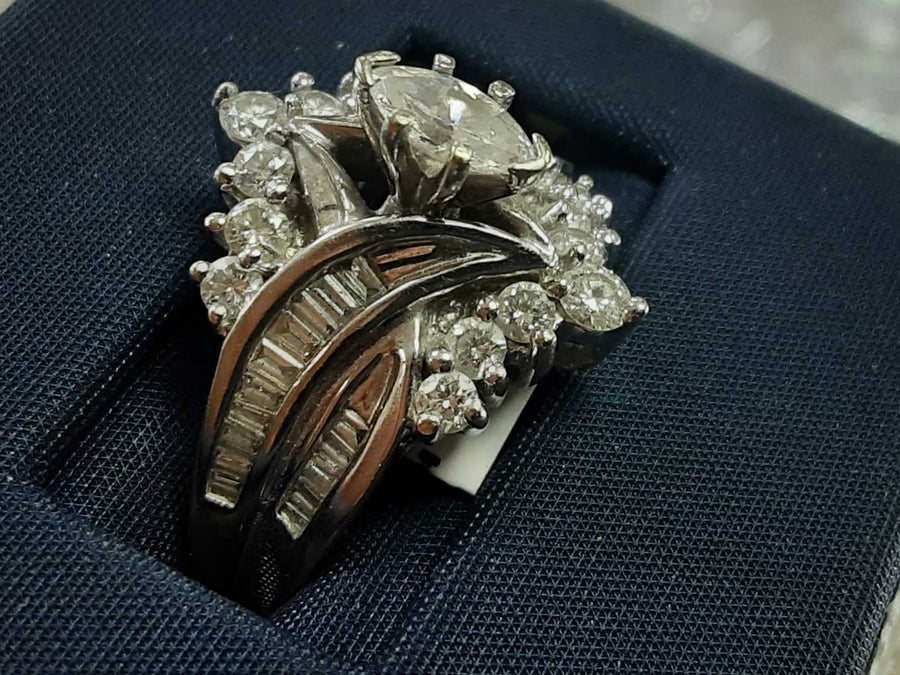 Women's Ring - White Gold 14k (.585) 8.3 grams Size 20