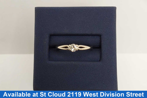 Women's Ring - Solitaire - White Gold 10k (.417) 1.58 grams Size 5.5
