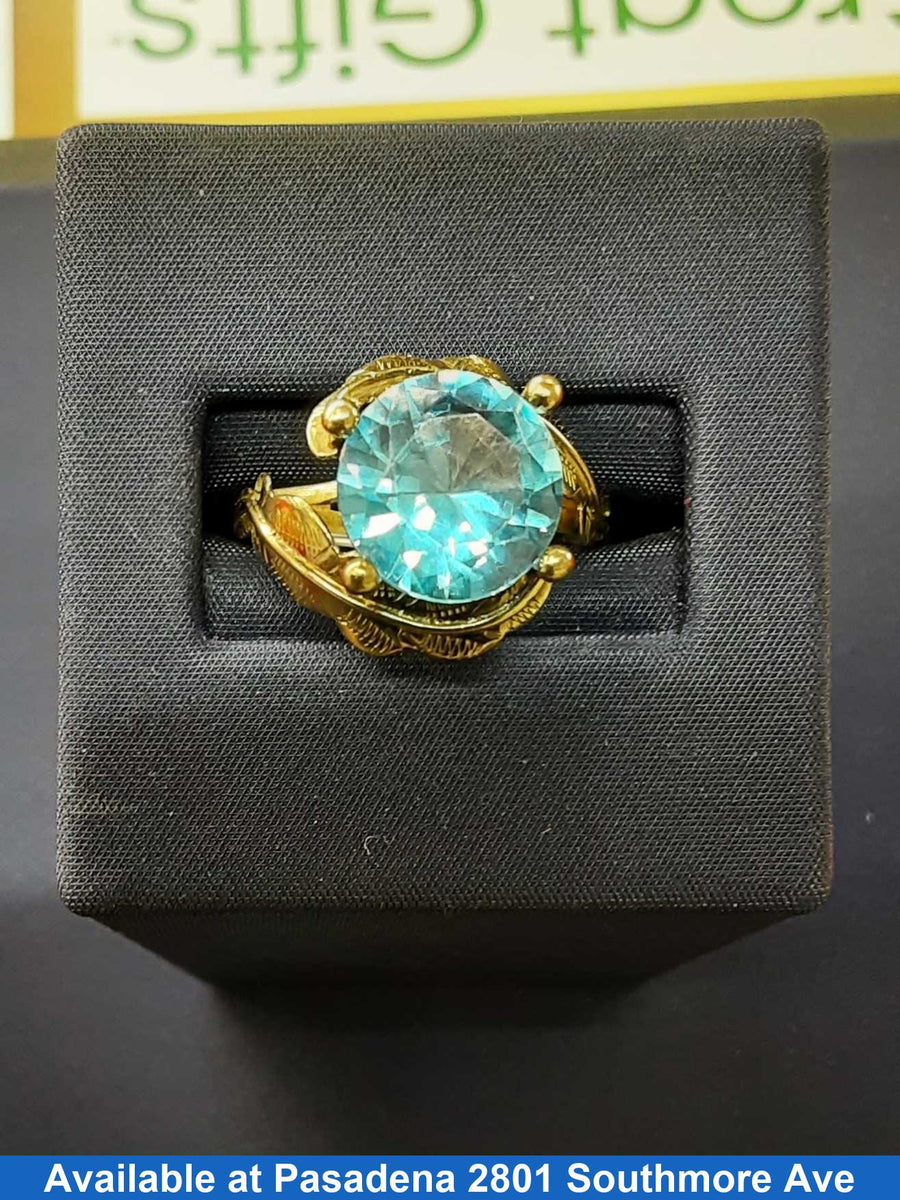 Women's Ring - Solitaire - Yellow Gold 14k (.585) 3.8 grams Size 11