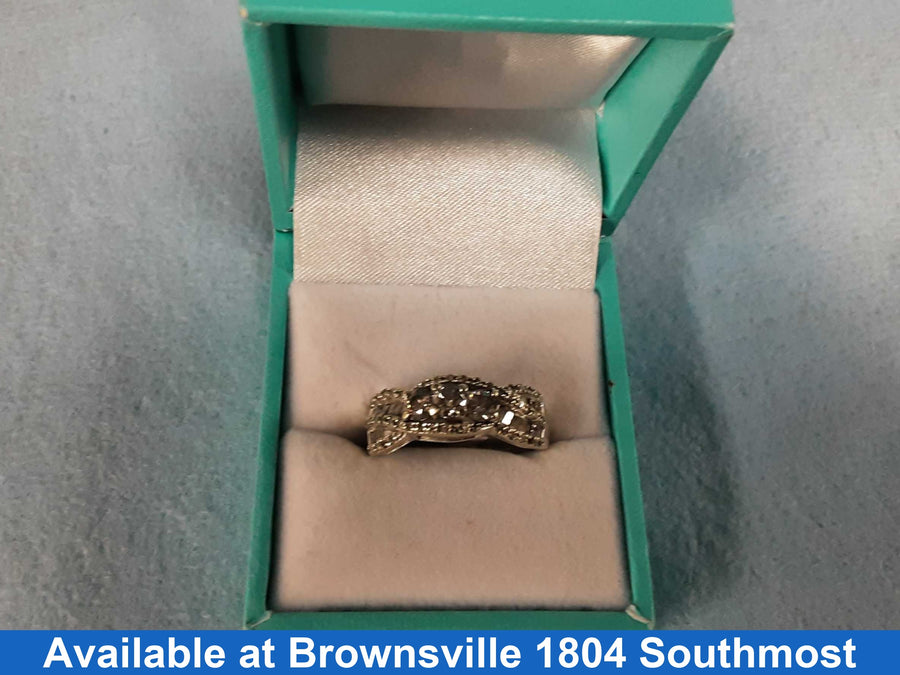 Women's Ring - White Gold 10k (.417) 3.9 grams Size 8.5