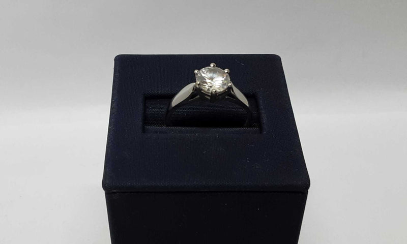 White Gold 10k (.417) 2.2 grams Size 8
