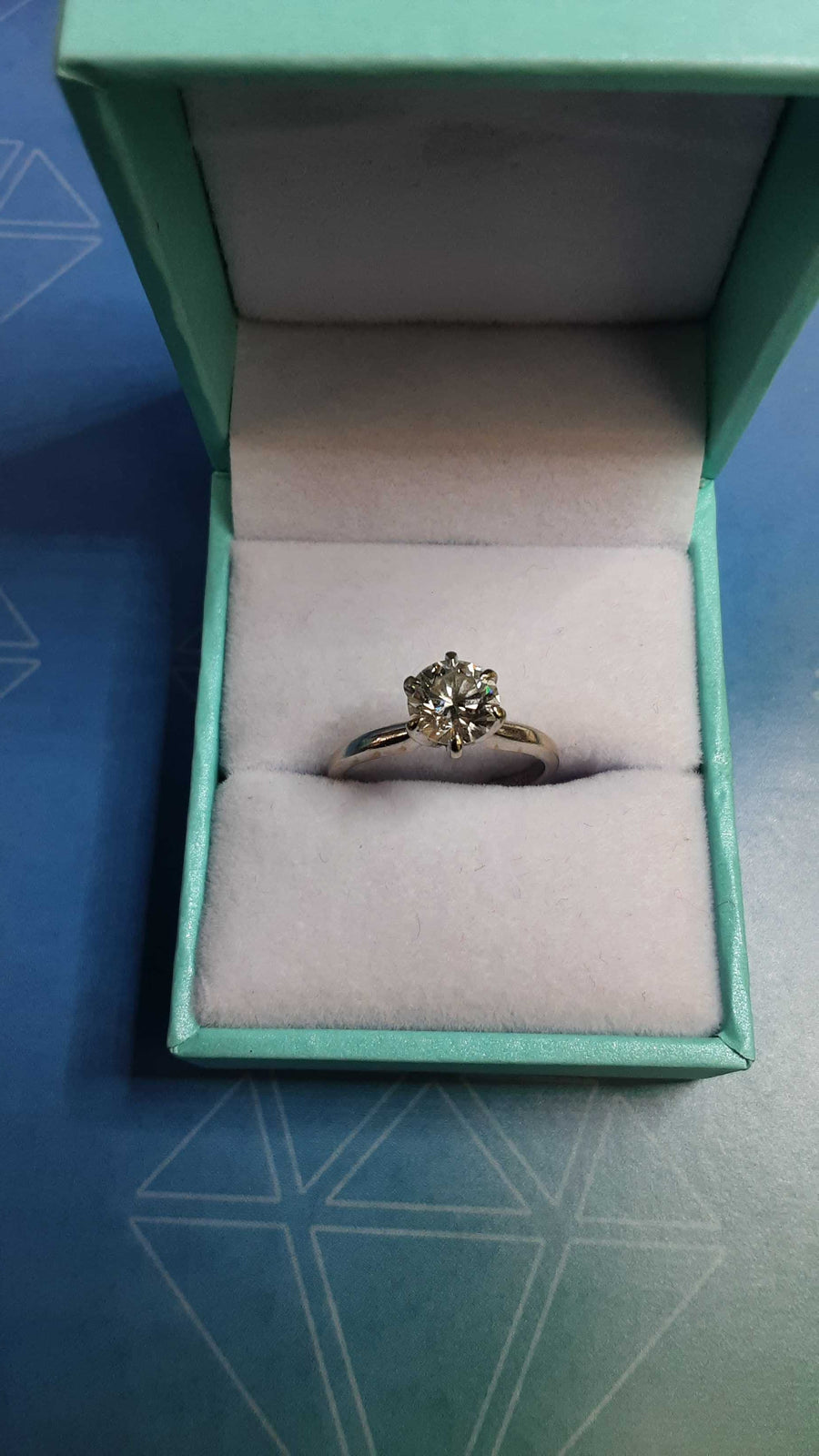 Women's Ring - Solitaire - White Gold 14k (.585) 2.6 grams Size 6.5