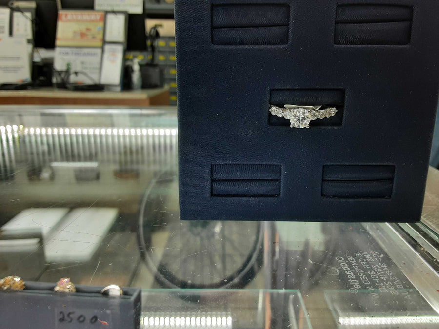 Women's Ring - White Gold 14k (.585) 3.7 grams Size 20