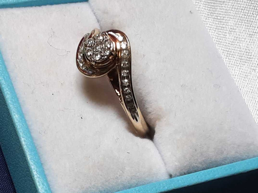 Women's Ring - Yellow Gold 10k (.417) 2.1 grams Size 6