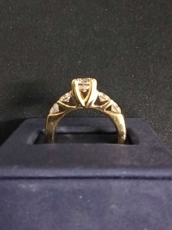 Women's Ring - Yellow Gold 14k (.585) 7.8 grams Size 20