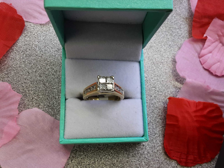 Women's Ring - Solitaire - White Gold 14k (.585) 6.5 grams Size 7.5
