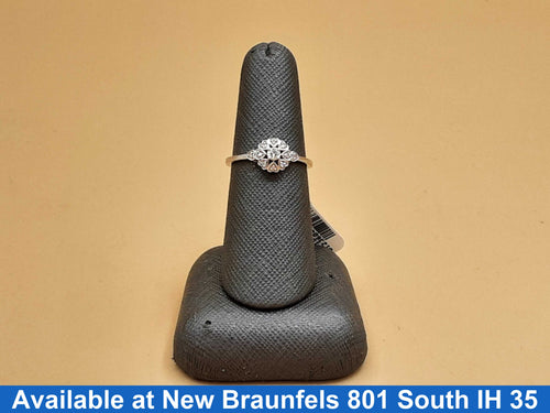 Women's Ring - Silver 1.9 grams Size 7.5