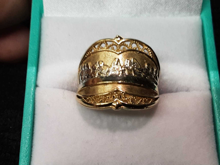 Women's Ring - Yellow Gold 14k (.585) 3.35 grams Size 5.5