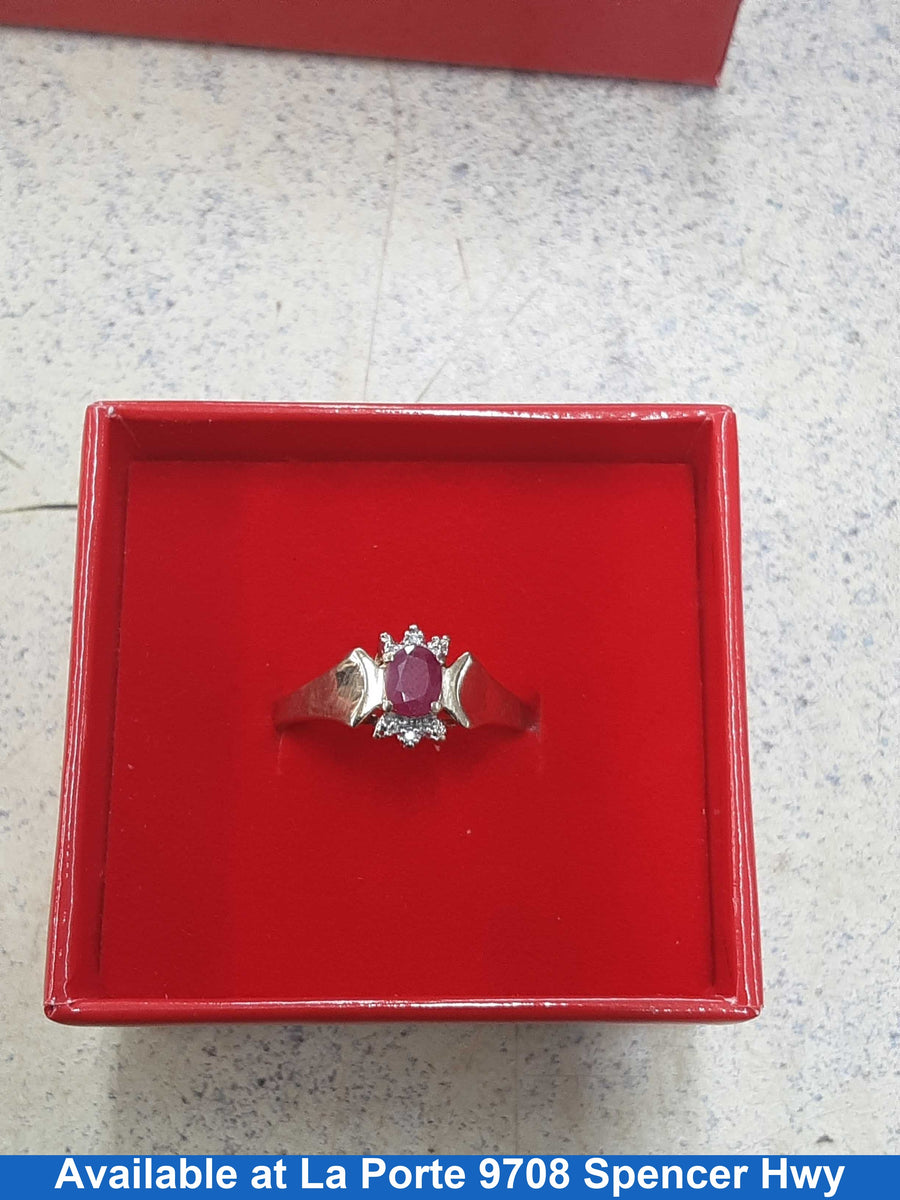 Women's Ring - Solitaire - Yellow Gold 10k (.417) 1.8 grams Size 9