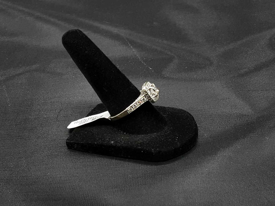 Women's Ring - White Gold 14k (.585) 4.5 grams Size 7