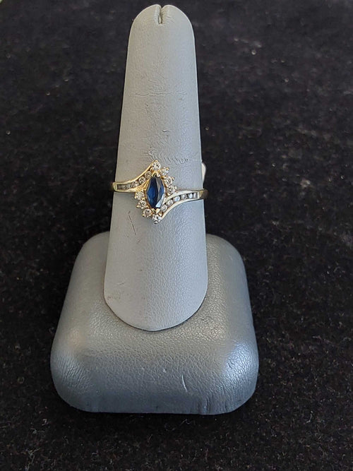 Women's Ring - Yellow Gold 14k (.585) 2.4 grams Size 8.5