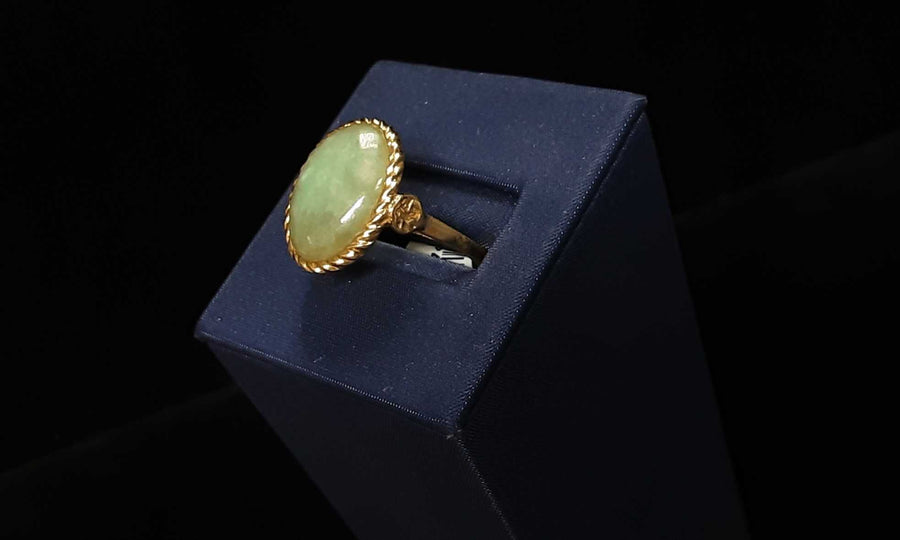 Women's Ring - Yellow Gold 14k (.585) 4.3 grams Size 6.5