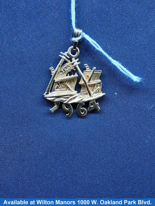 Symbol Pendant - Yellow Gold 10k (.417) 1.8 grams