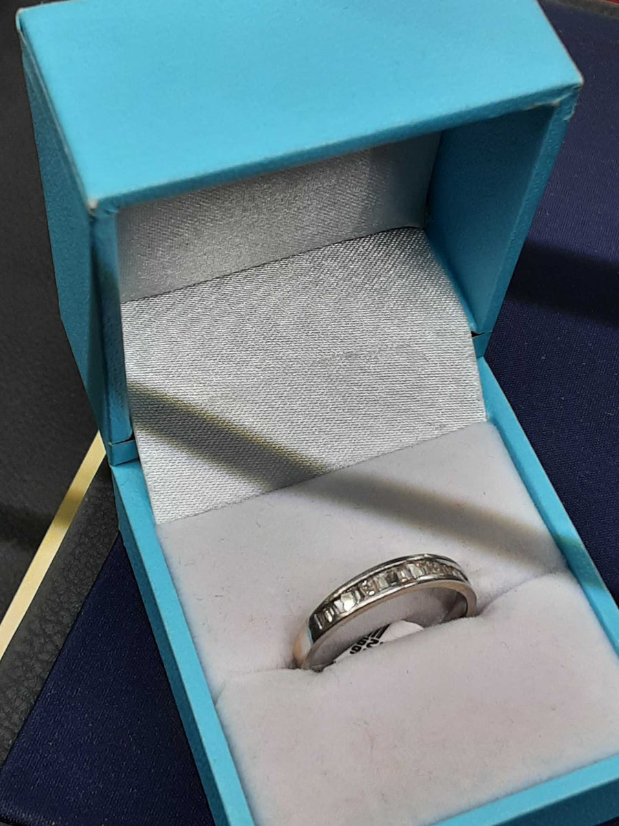 Ring - Wedding Band - White Gold 14k (.585) 2 grams Size 20