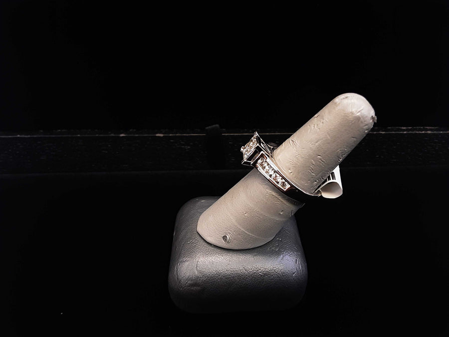 Women's Ring - Solitaire - White Gold 14k (.585) 5.1 grams Size 20
