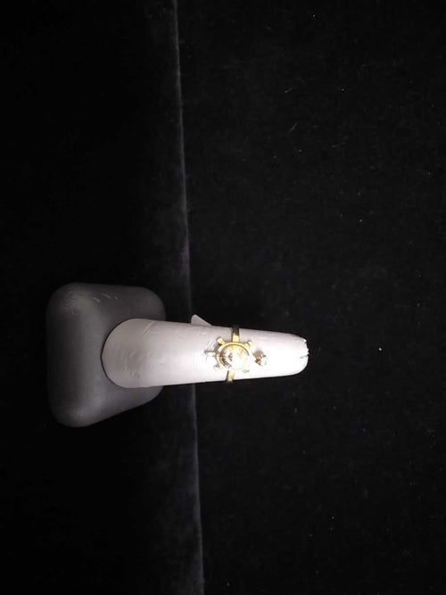Women's Ring - Yellow Gold 14k (.585) 3.2 grams Size 7