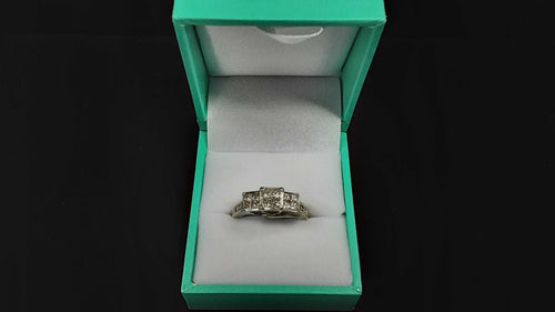 Women's Ring - White Gold 10k (.417) 4.1 grams Size 7.5