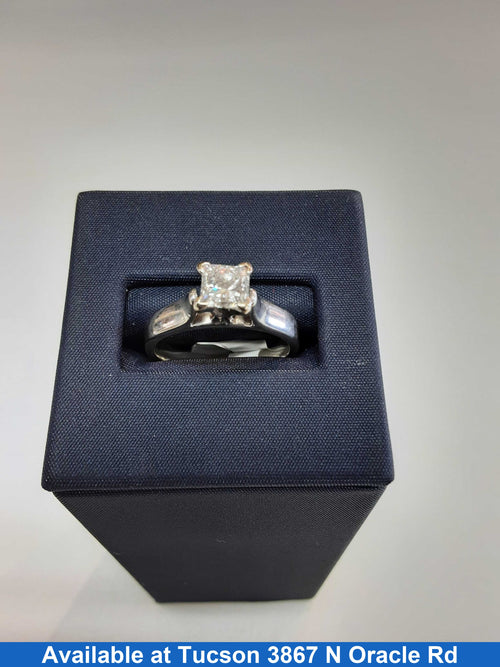 Women's Ring - Solitaire - White Gold 14k (.585) 4.8 grams Size 8.5