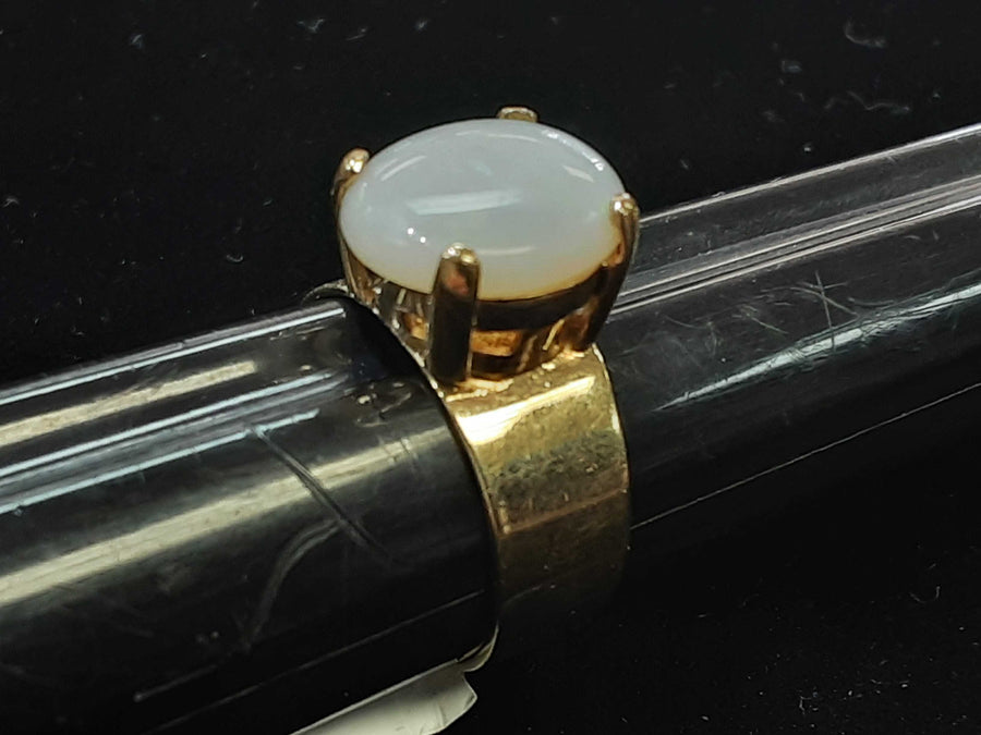 Women's Ring - Solitaire - Yellow Gold 10k (.417) 3.8 grams Size 6