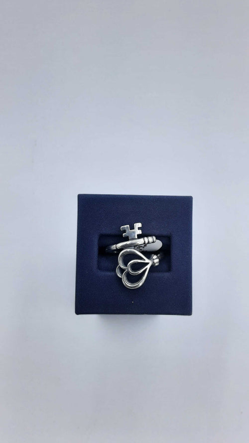 Women's Ring - Silver 3.7 grams Size 9