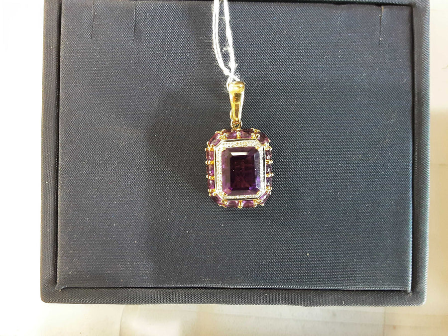 Diamond Pendant - Yellow Gold 14k (.585) 4.8 grams