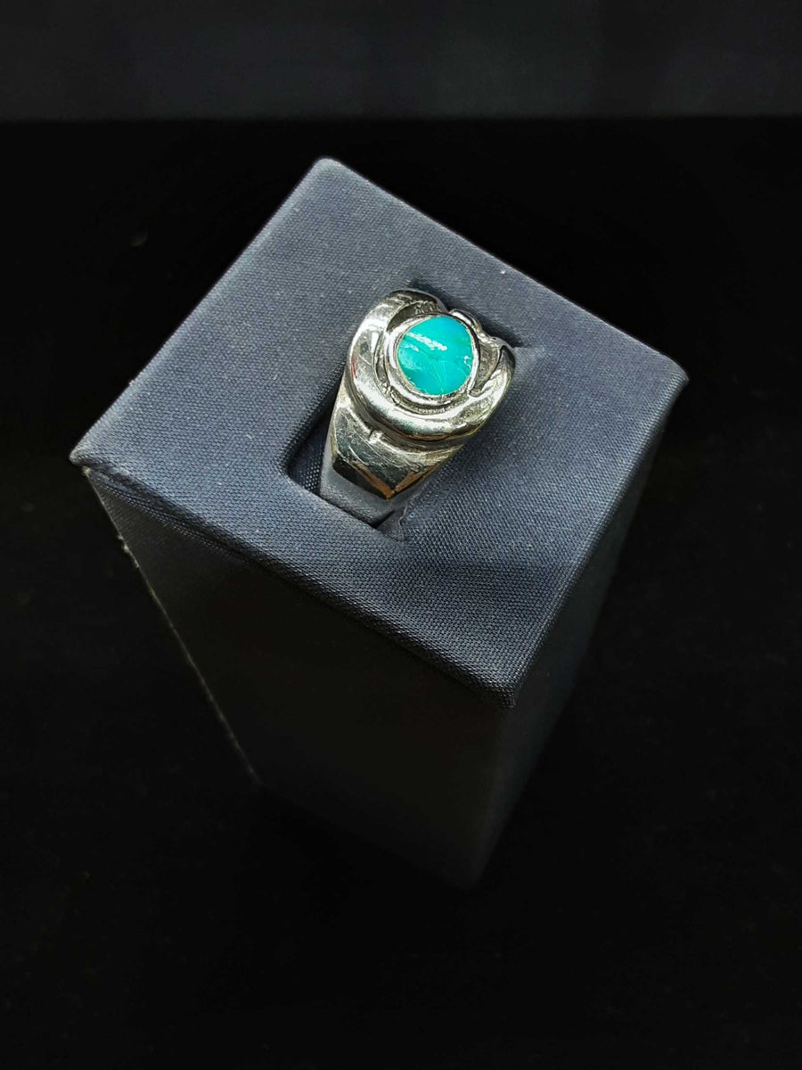 Women's Ring - Silver 8.1 grams Size 8.5