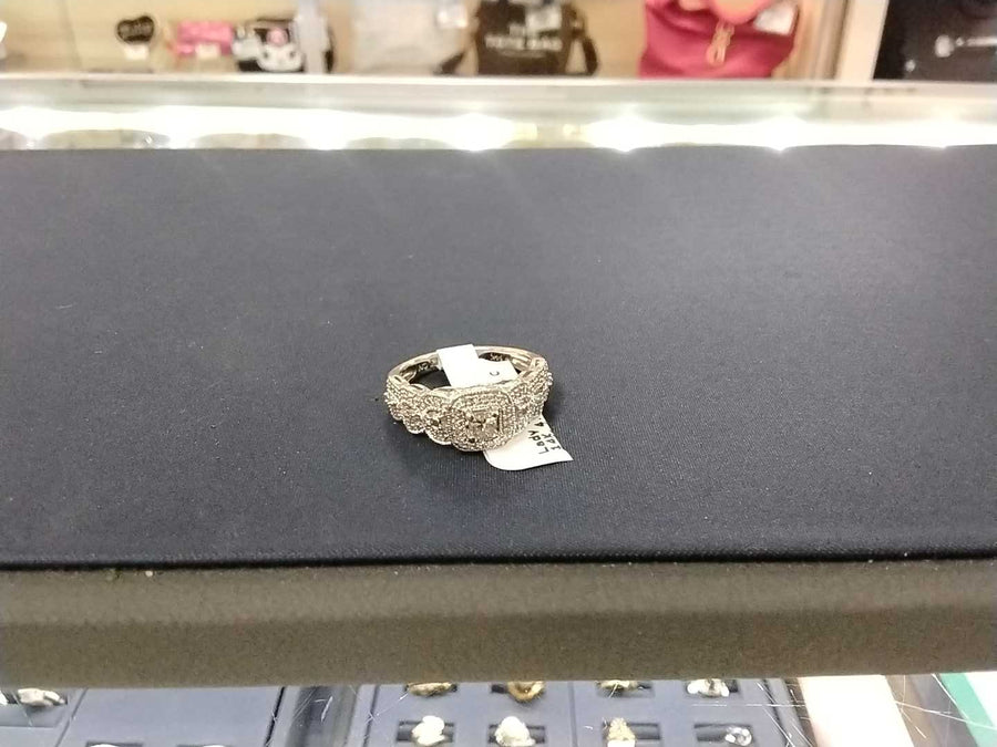 Women's Ring - White Gold 14k (.585) 4.4 grams Size 7