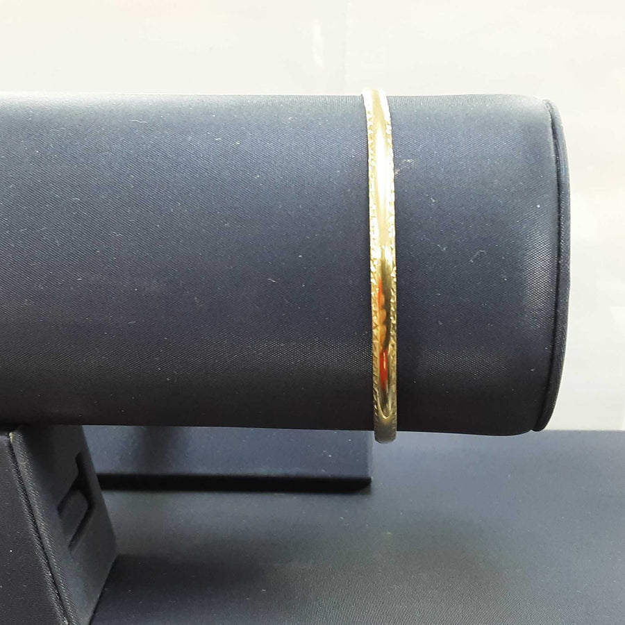 Bangle Bracelet - Yellow Gold 10k (.417) 1.9 grams 7 inch