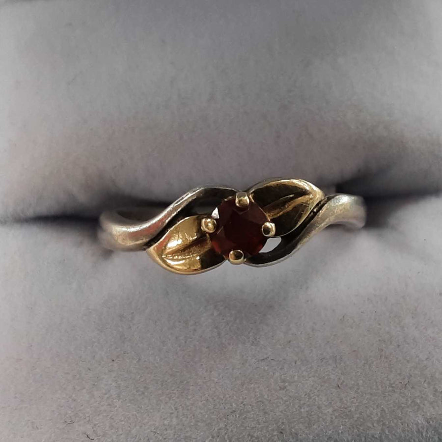 Women's Ring - Solitaire - Silver 3.5 grams Size 6.5