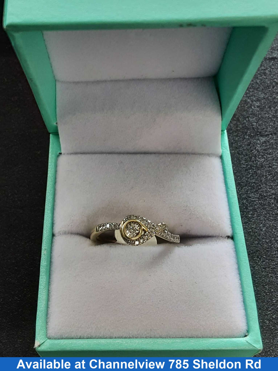 Women's Ring - Yellow Gold 10k (.417) 2.3 grams Size 7