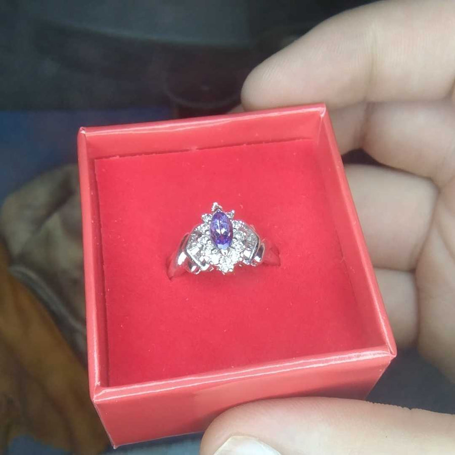 Women's Ring - White Gold 14k (.585) 3.7 grams Size 8.5