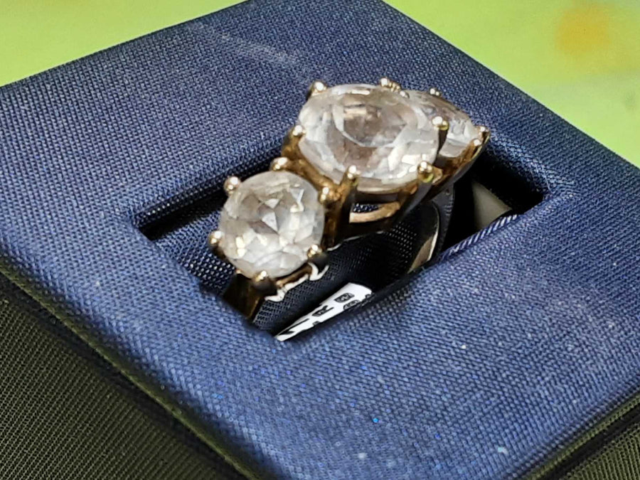 Women's Ring - Yellow Gold 10k (.417) 3.8 grams Size 9.5
