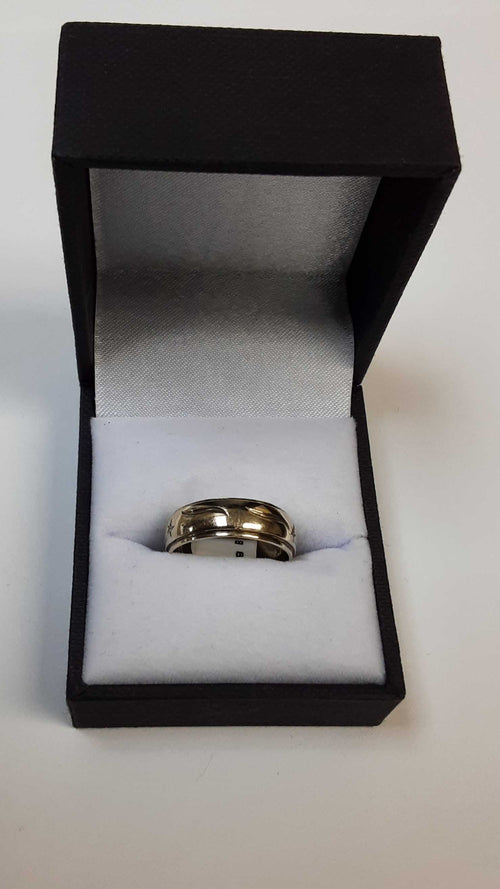 Ring - Wedding Band - White Gold 14k (.585) 4.3 grams Size 6.5