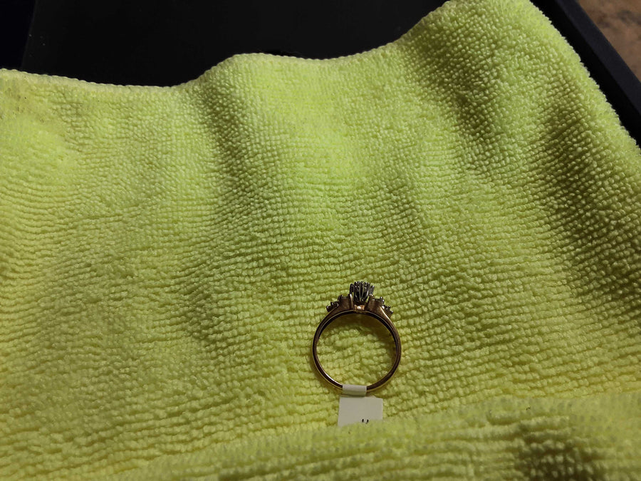 Women's Ring - Yellow Gold 10k (.417) 2.3 grams Size 7.5