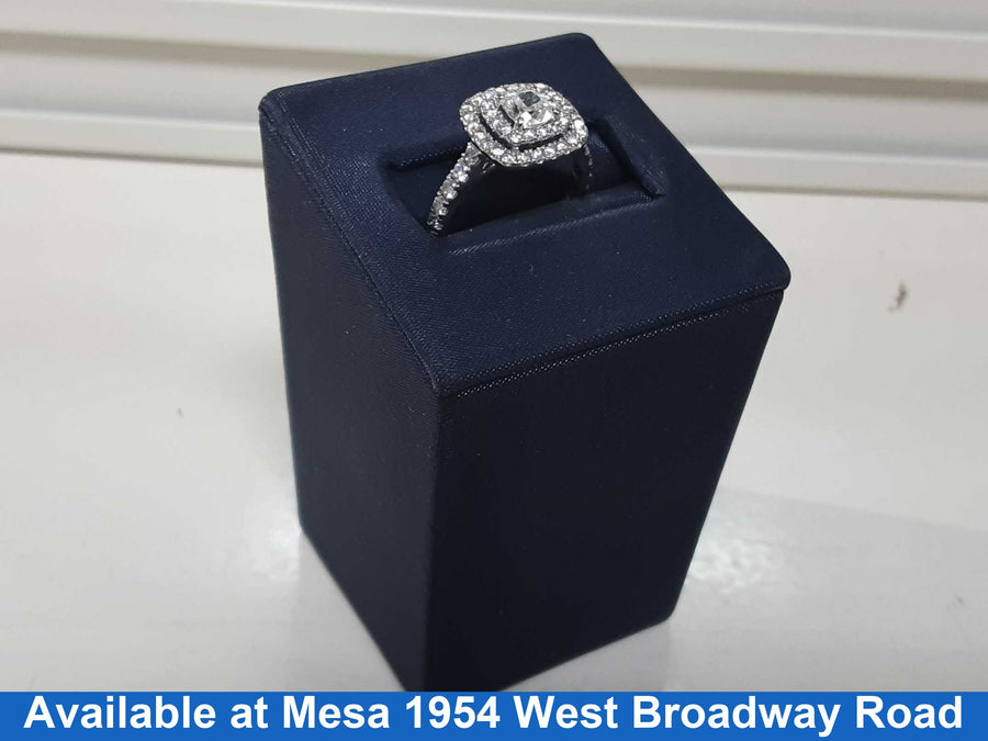 Women's Ring - White Gold 14k (.585) 3.4 grams Size 4.5