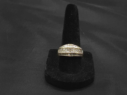 Women's Ring - Yellow Gold 14k (.585) 6.5 grams Size 7.5