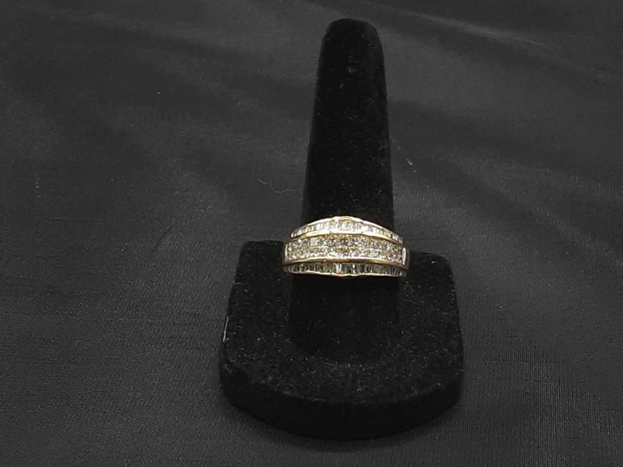 Women's Ring - Yellow Gold 14k (.585) 6.5 grams Size 7.5