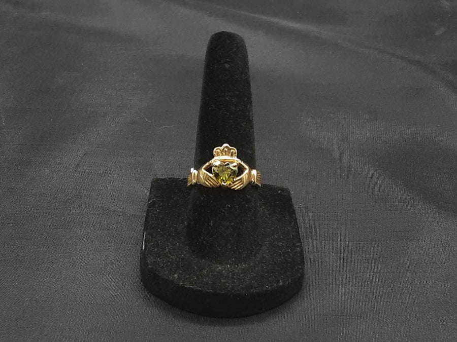 Women's Ring - Yellow Gold 14k (.585) 3 grams Size 6.5