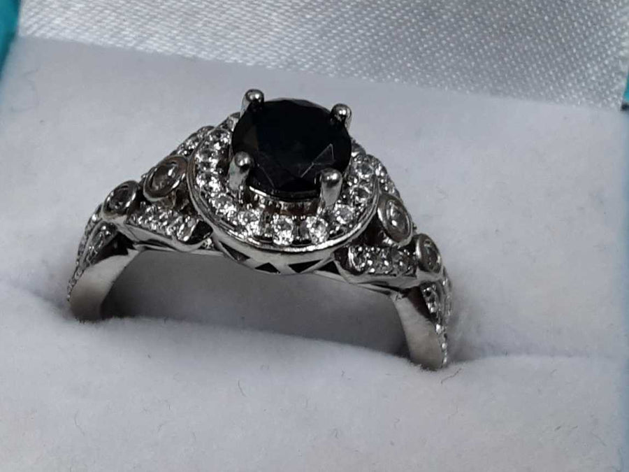 Men's Ring - Silver 4.5 grams Size 7.5