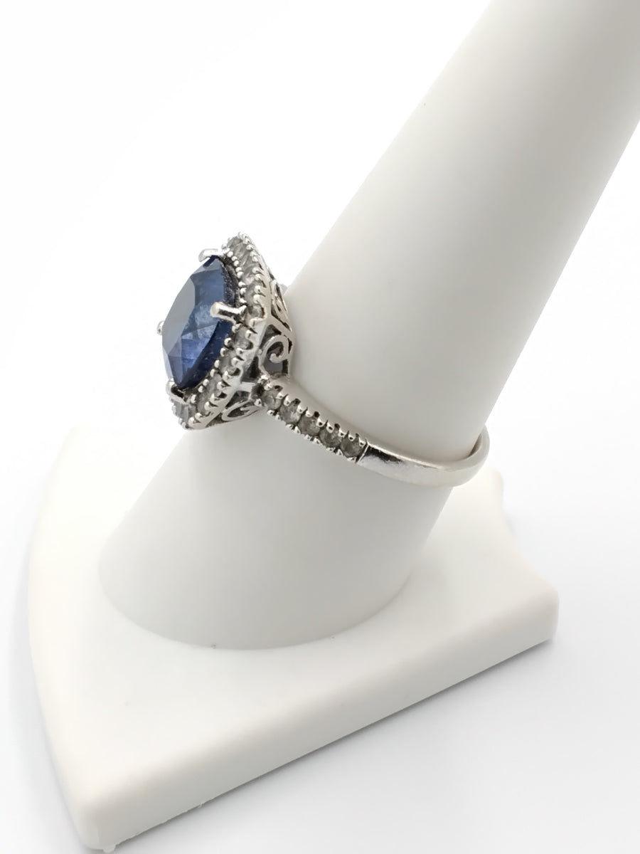 Women's Ring - White Gold 10k (.417) 3.8 grams Size 8.5