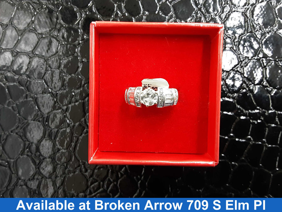Women's Ring - White Gold 14k (.585) 5.7 grams Size 7