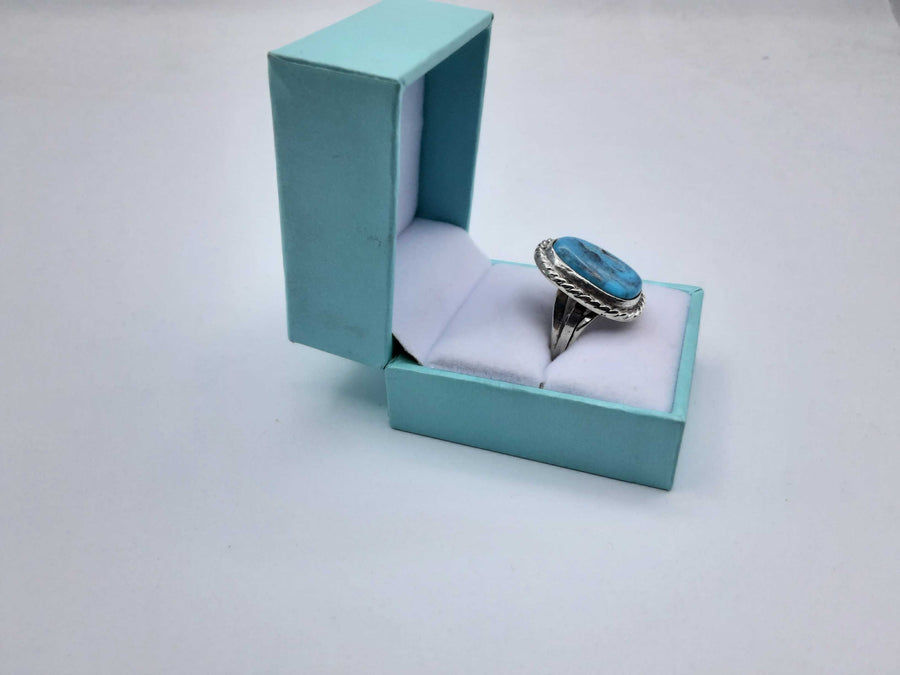 Women's Ring - Silver 7.6 grams Size 7.5