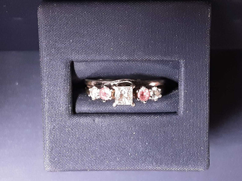 White Gold 10k (.417) 4.4 grams Size 8