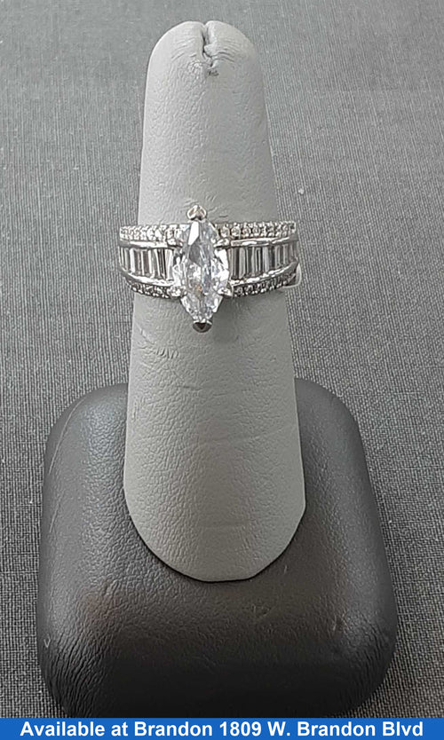 Women's Ring - Silver 6.2 grams Size 7