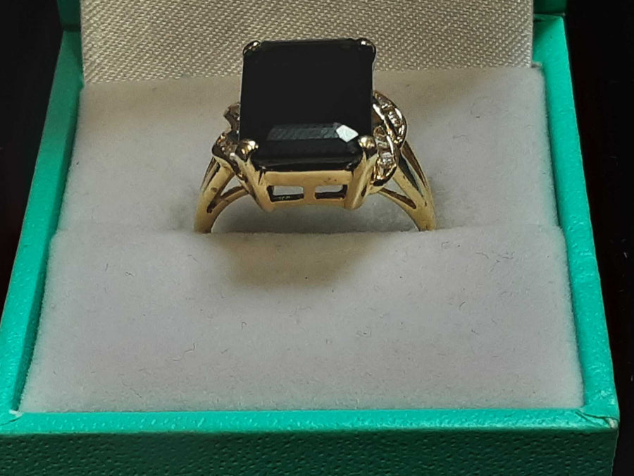 Women's Ring - Yellow Gold 14k (.585) 5.1 grams Size 7